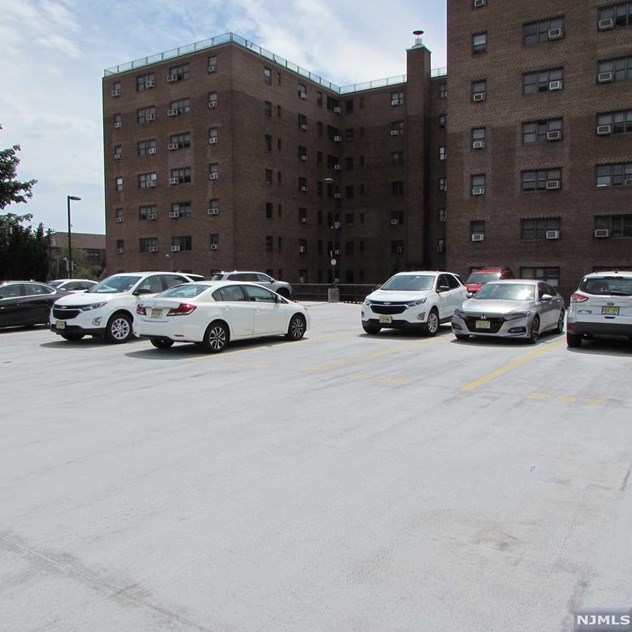 208 Anderson St, Hackensack NJ  07601-3519 exterior