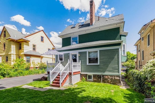 351 Lookout Ave, Hackensack NJ  07601-2804 exterior