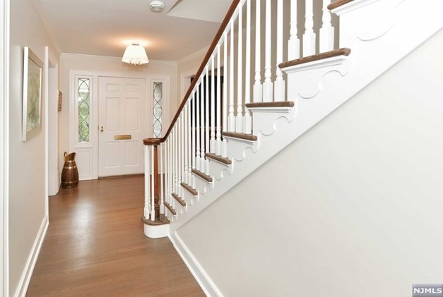341 Beechwood Rd, Ridgewood, NJ 07450