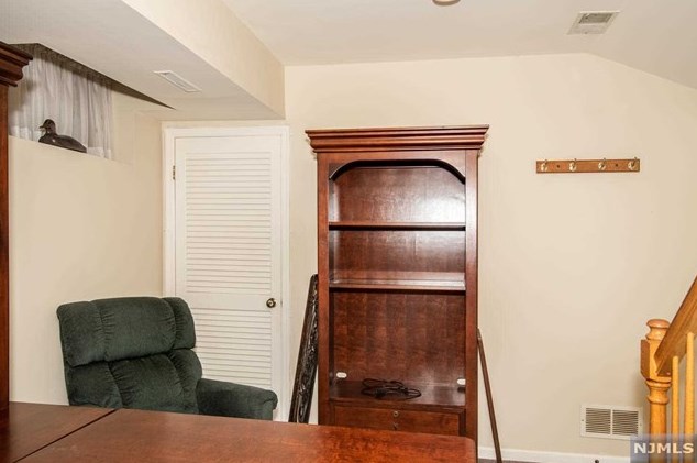 35 Tanager Ct, Wayne NJ 07470-8435 exterior