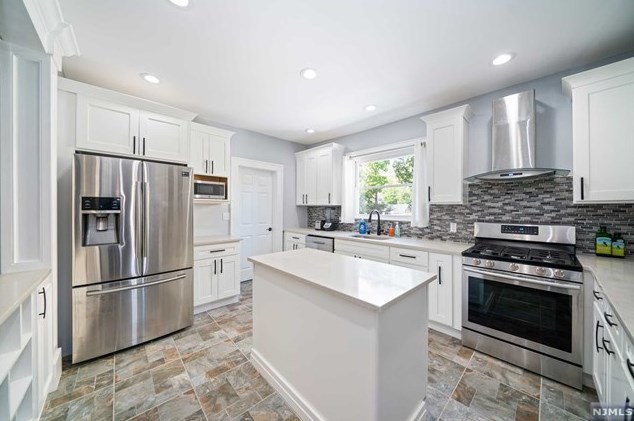 283 Hamilton Pl, Hackensack NJ  07601-3614 exterior