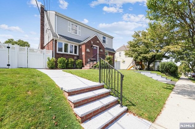 104 Norwood Ave, Lodi NJ  07644-2813 exterior