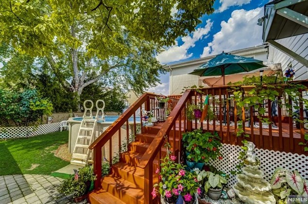 15 Leo Pl, Lodi NJ  07644-3303 exterior