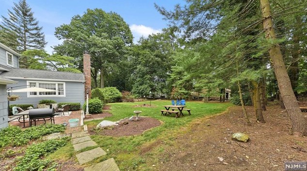 42 Wilson Ave, Wayne NJ  07470-3803 exterior