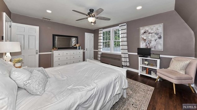 42 Wilson Ave, Wayne NJ  07470-3803 exterior