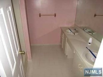 60 Allison Way, Emerson NJ 07630 exterior