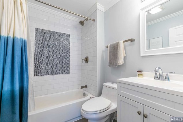 12 Courier Pl, Rutherford NJ  07070-1102 exterior