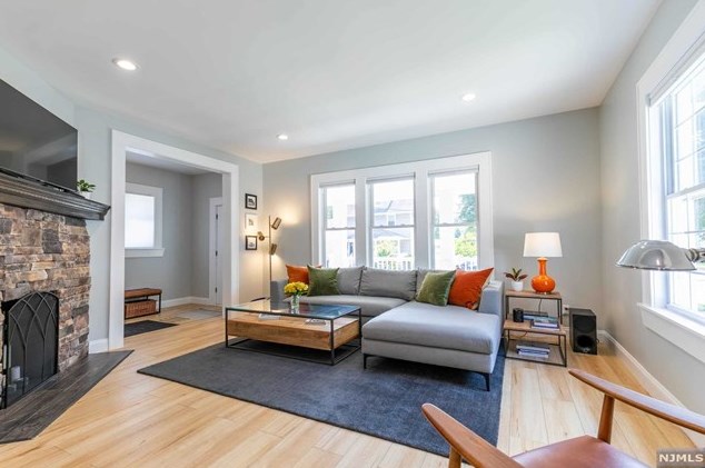 12 Courier Pl, Rutherford NJ  07070-1102 exterior