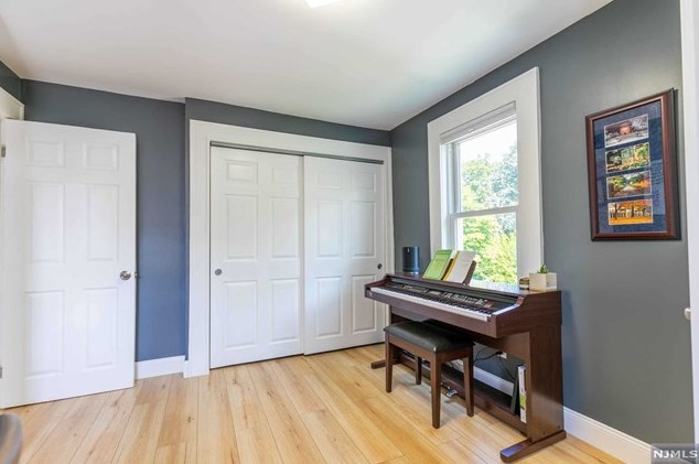 12 Courier Pl, Rutherford NJ  07070-1102 exterior