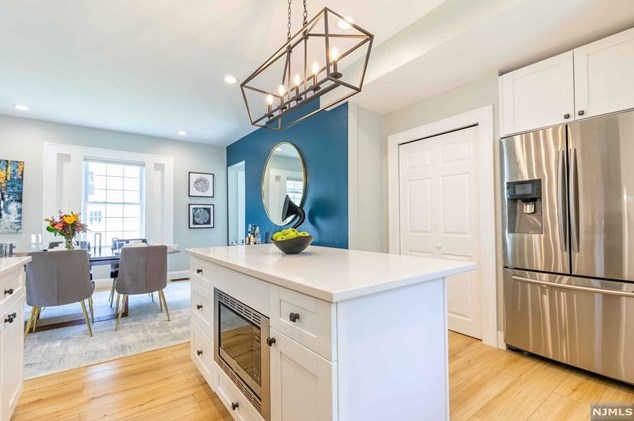 12 Courier Pl, Rutherford NJ  07070-1102 exterior