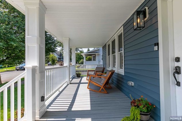 12 Courier Pl, Rutherford NJ  07070-1102 exterior