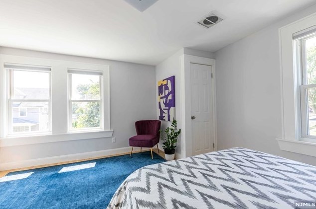 12 Courier Pl, Rutherford NJ  07070-1102 exterior