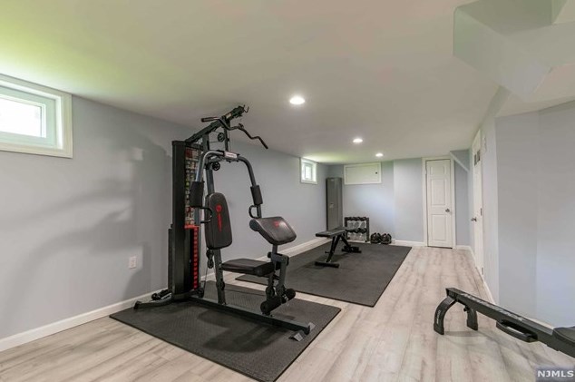 12 Courier Pl, Rutherford NJ  07070-1102 exterior