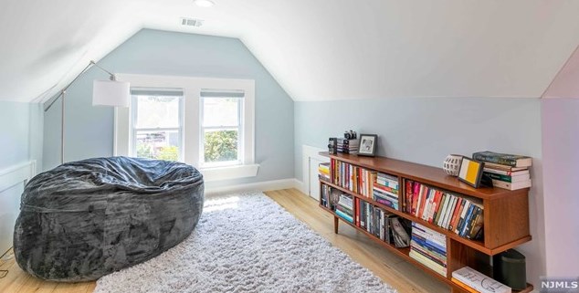 12 Courier Pl, Rutherford NJ  07070-1102 exterior