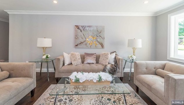 121 Baker Ave, Bergenfield NJ  07621-3322 exterior