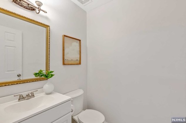 1 Vaughan Dr, Newark NJ  07103-3458 exterior