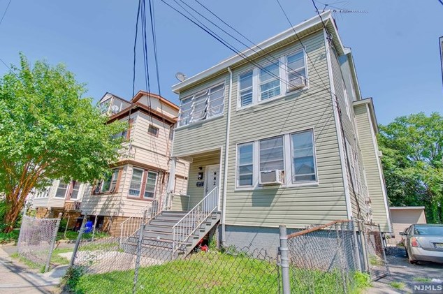 880 20th St, Newark NJ  07108-1127 exterior