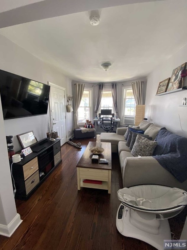 157 Anderson Ave, Wallington NJ  07057-1111 exterior