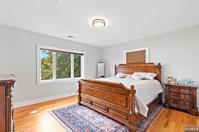 371 Esplanade Pl, Cliffside Park, NJ 07010