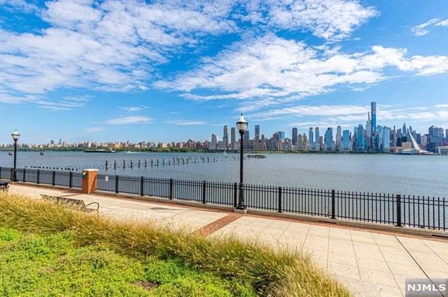 22 Port Imperial Blvd, West New York NJ  07093-8424 exterior