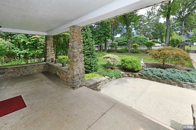 211 Godwin Ave, Wyckoff NJ  07481-2019 exterior