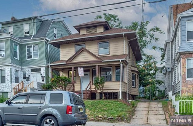 145 Mapes Ave, Newark NJ  07112-2017 exterior