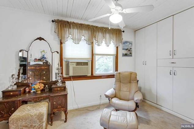 593 Prospect Ave, Ridgefield NJ  07657-2407 exterior