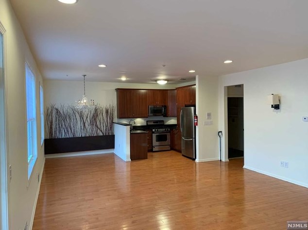 153 George Russell Way, Clifton NJ 07013-2677 exterior