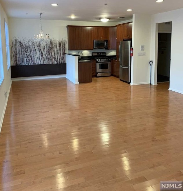 153 George Russell Way, Clifton NJ 07013-2677 exterior