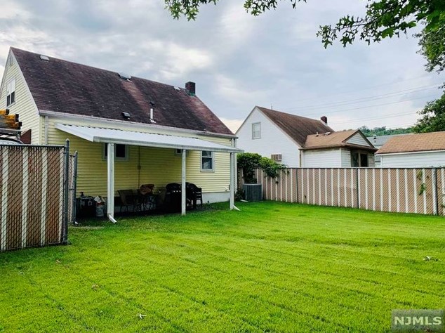 196 Berkshire Ave, Paterson NJ  07502-1632 exterior