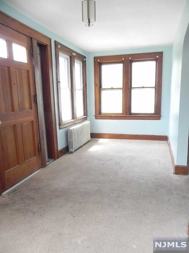 52 Un Ave, Little Ferry NJ 07643-1738 exterior