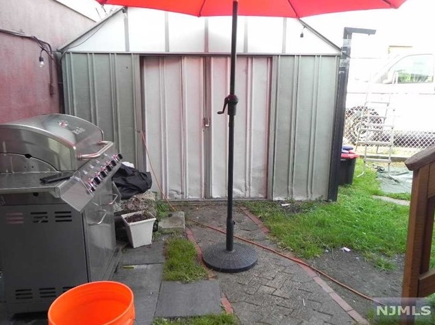 52 Un Ave, Little Ferry NJ 07643-1738 exterior