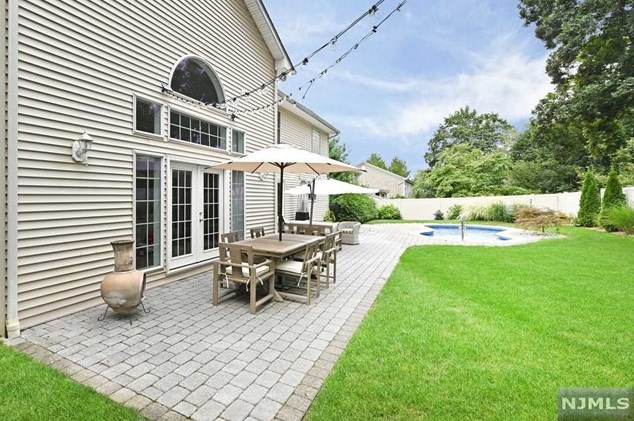 233 Fondiller St, Westwood NJ  07675-5557 exterior
