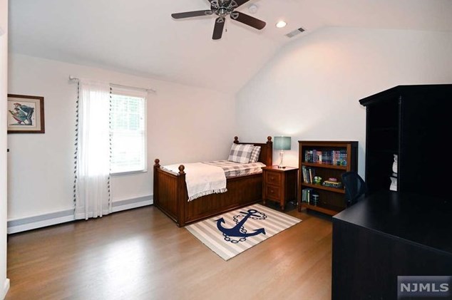 233 Fondiller St, Westwood NJ  07675-5557 exterior