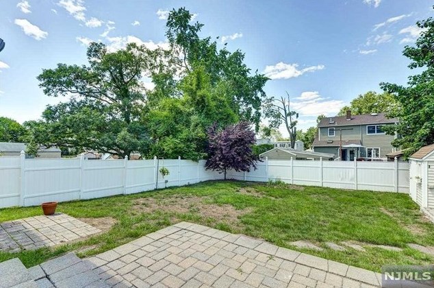 171 New York Ave, Bergenfield NJ  07621-1458 exterior