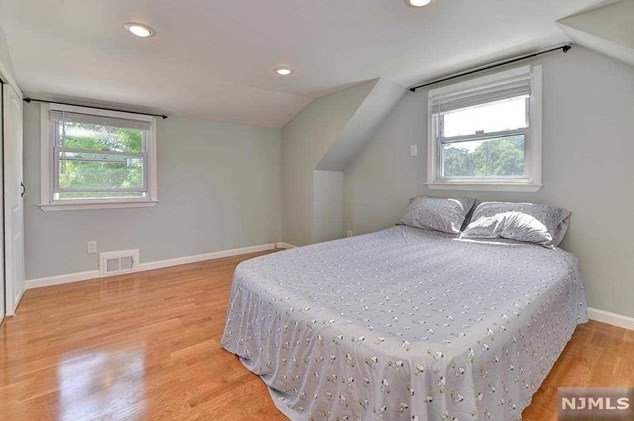 171 New York Ave, Bergenfield NJ  07621-1458 exterior