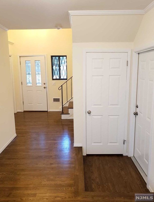 107 Holiday Ln, Westwood NJ  07675-5709 exterior