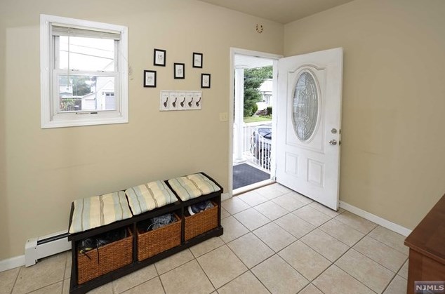 53 Gordon St, Ridgefield Park, NJ 07660