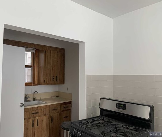 20 Park Row, Wallington NJ  07057-1630 exterior