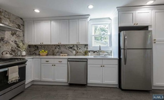 10 Orchard St, Hillsdale NJ  07642-2013 exterior