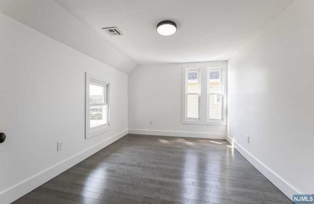 10 Orchard St, Hillsdale NJ  07642-2013 exterior