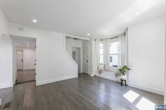 10 Orchard St, Hillsdale NJ  07642-2013 exterior