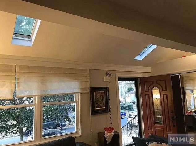 341 Mortimer Ave, Rutherford NJ  07070-2221 exterior