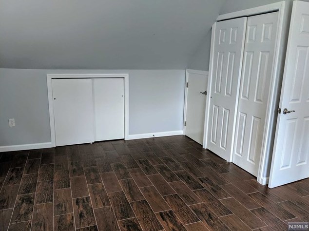19 Kavrik St, Little Ferry NJ  07643-1820 exterior