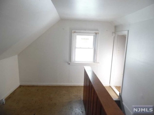 37 Henry St, Elmwood Park NJ  07407-2437 exterior