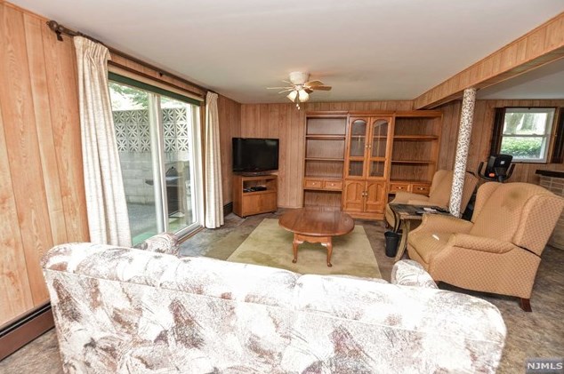 9 Brook Ave, Montvale NJ  07645-2101 exterior