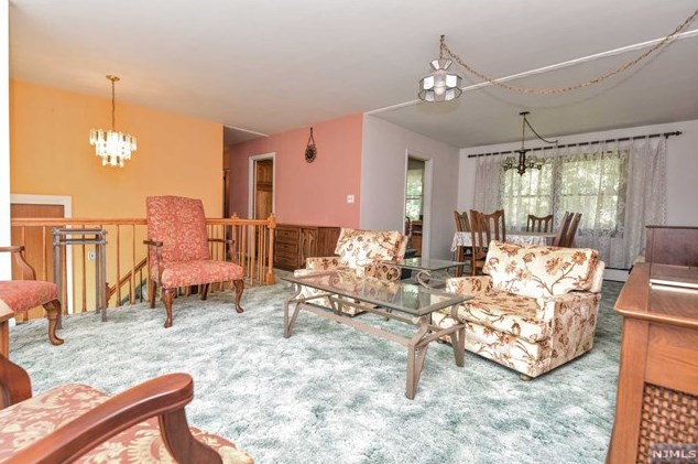 9 Brook Ave, Montvale NJ  07645-2101 exterior