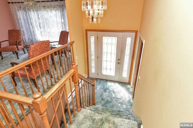 9 Brook Ave, Montvale NJ  07645-2101 exterior