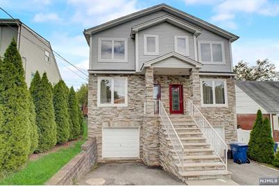 425A Thompson Street - Photo 1