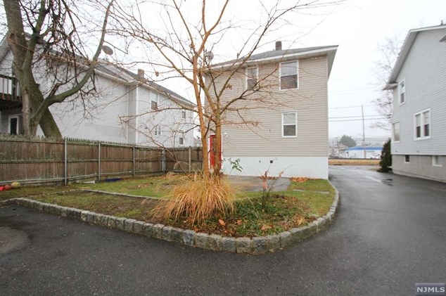 231 Royal Ave, Paterson NJ 07506-1830 exterior